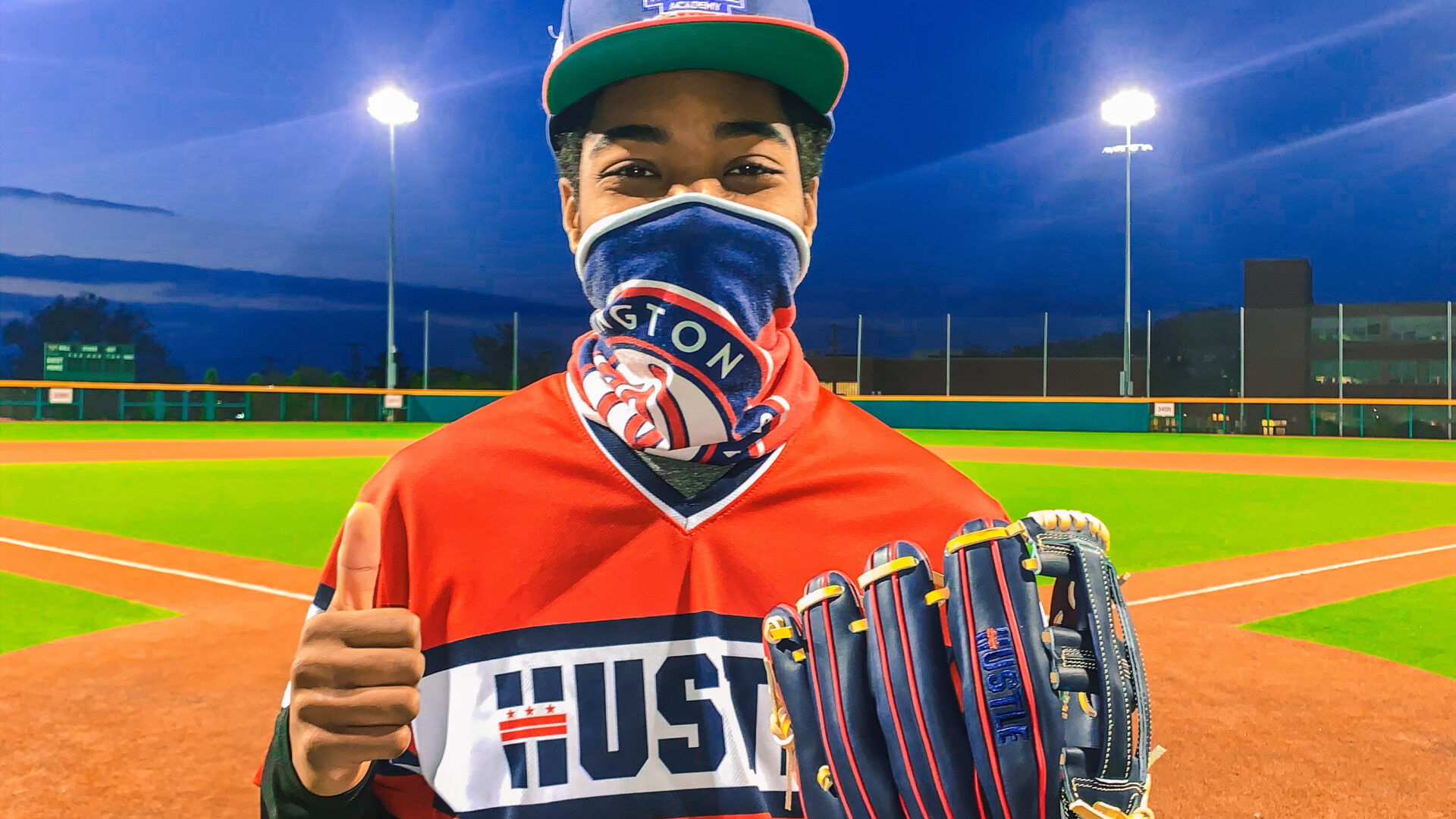 Joe Ross donates Steelo Gloves to HUSTLE Scholar Athletes 1